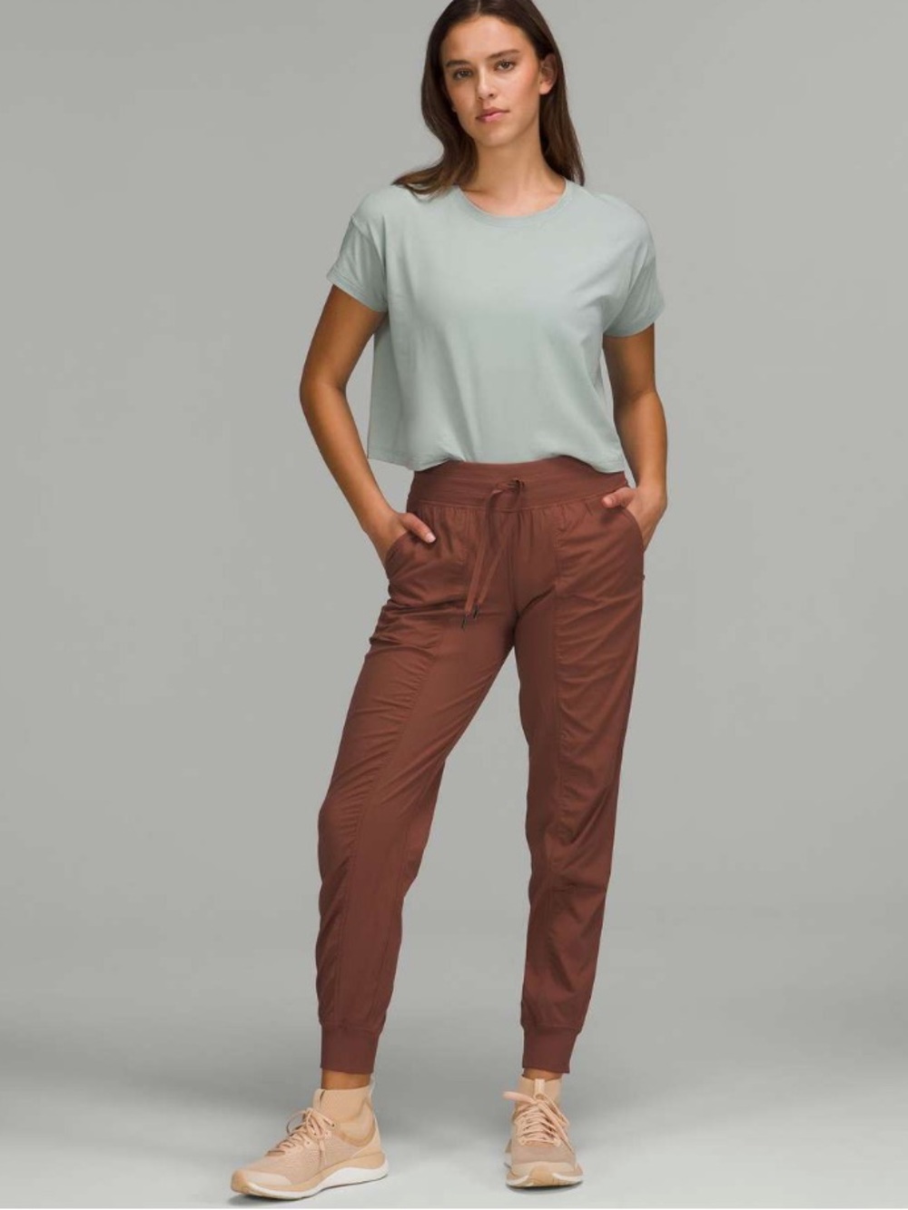 Lululemon Dance Studio Mid-Rise Jogger
Ancient Copper